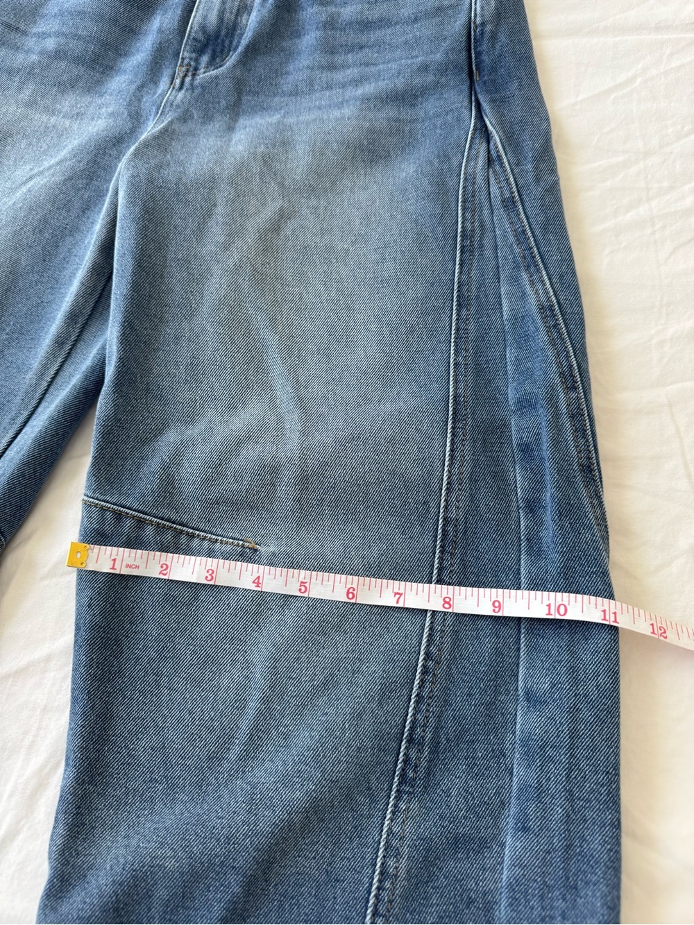 Curved-Leg jeans - Picture 4 of 13